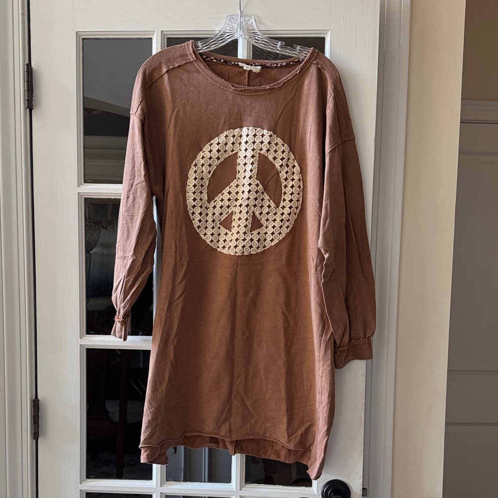 Umgee Brown Long Sleeve Dress with Cream Peace Sign